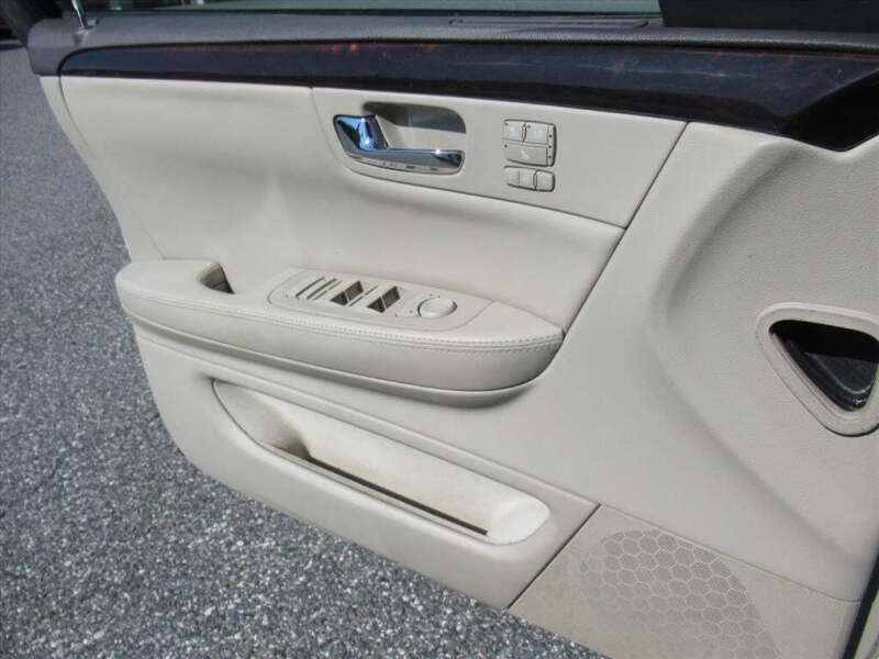 2010 Cadillac DTS Luxury Collection