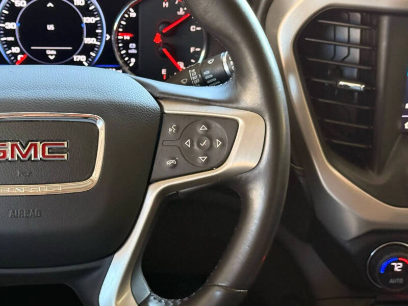 2022 GMC Acadia Denali