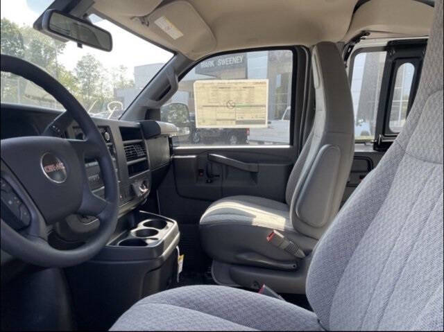 2025 GMC Savana 2500