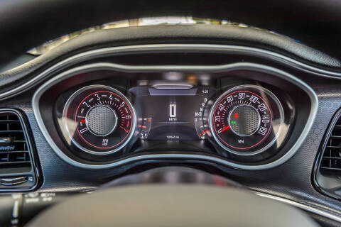 2015 Dodge Challenger SXT Plus