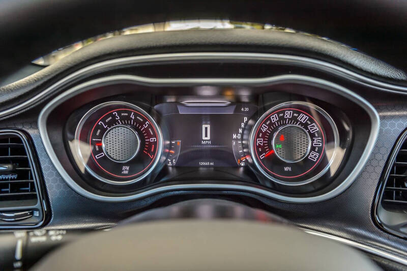2015 Dodge Challenger SXT Plus