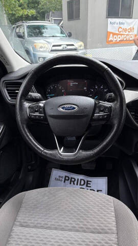 2021 Ford Escape SE