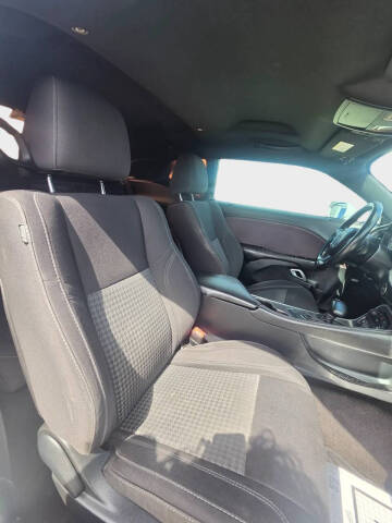 2015 Dodge Challenger SXT