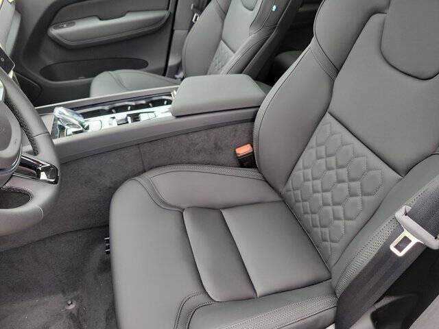 2026 Volvo XC60 B5 Core