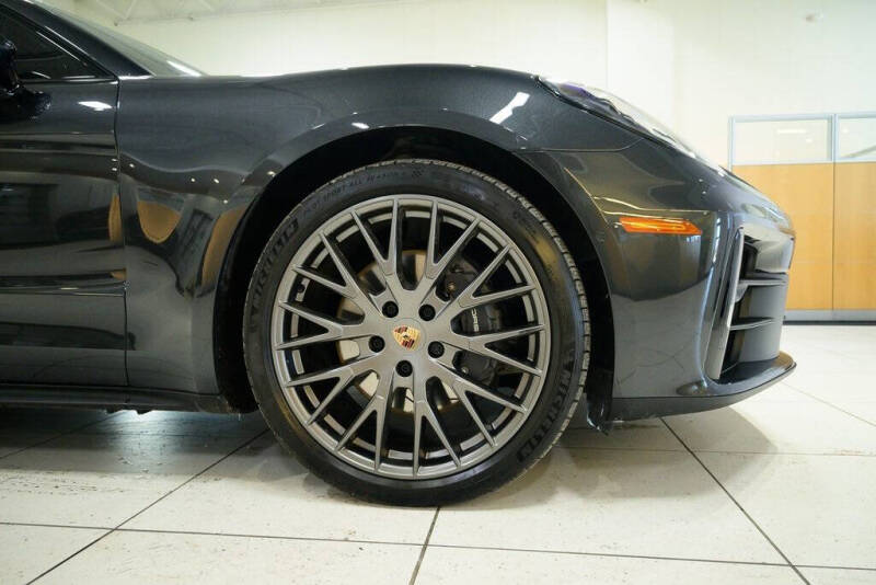 2025 Porsche Panamera 4