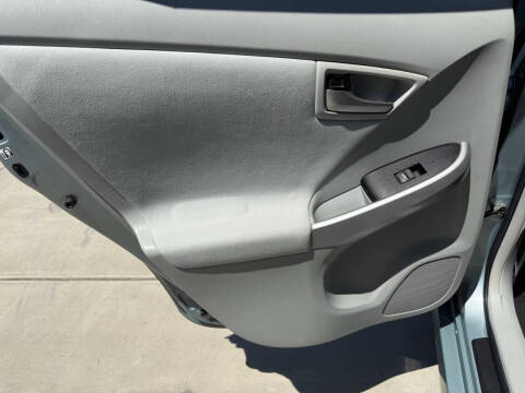 2012 Toyota Prius Two