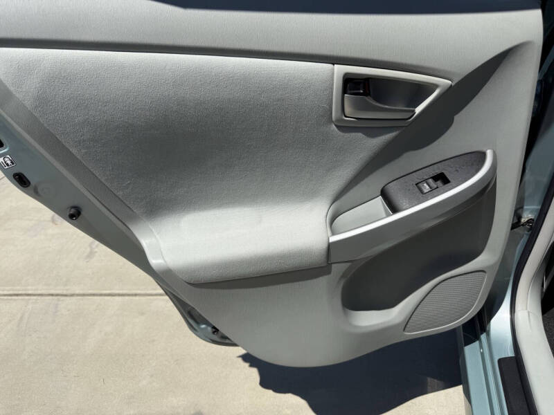 2012 Toyota Prius Two