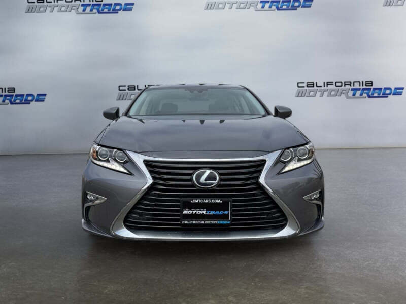 2016 Lexus ES 300h