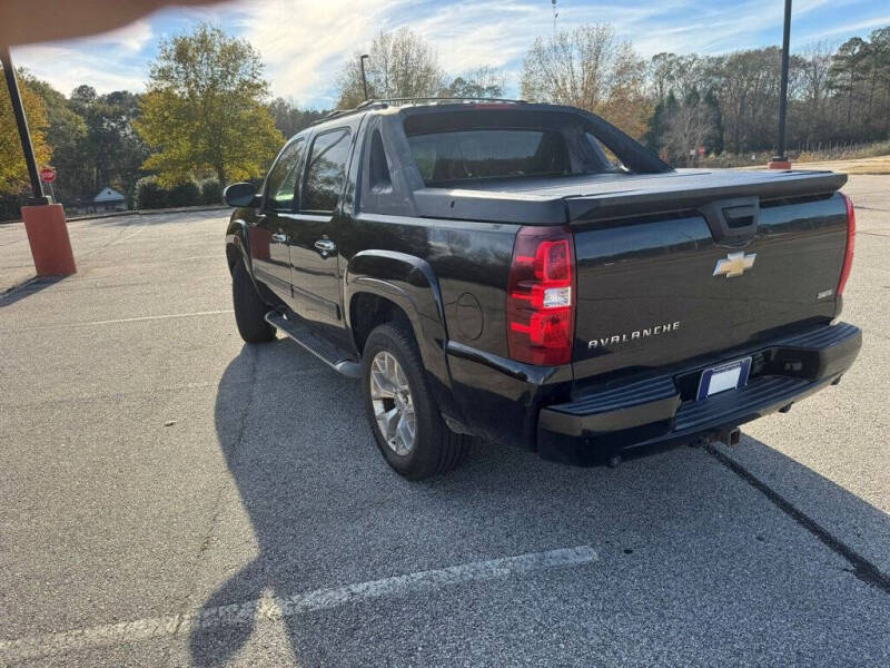 2011 Chevrolet Avalanche LT