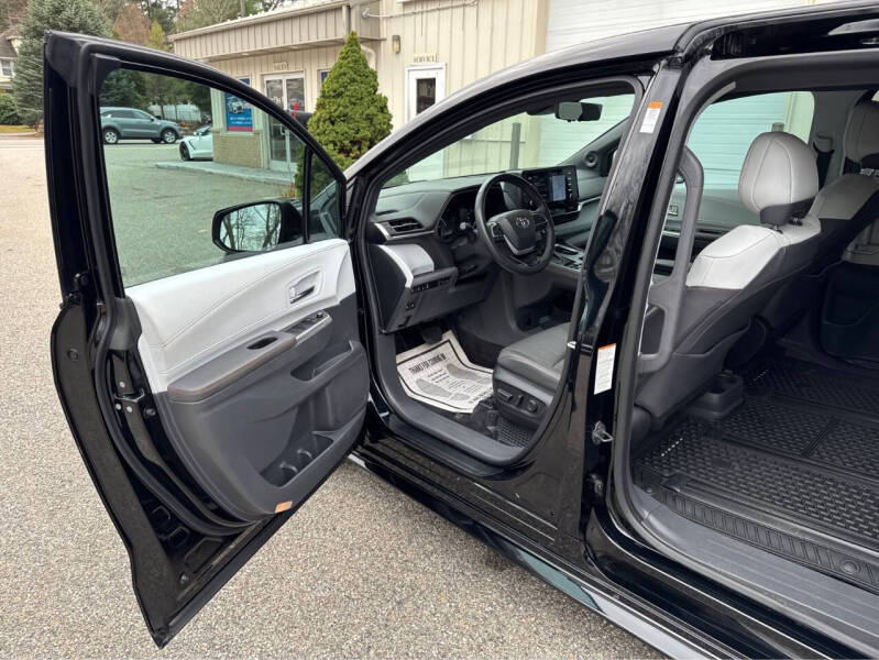 2024 Toyota Sienna XSE 7-Passenger