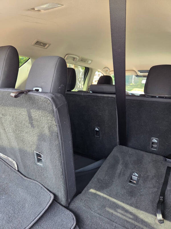 2024 Nissan Pathfinder SV