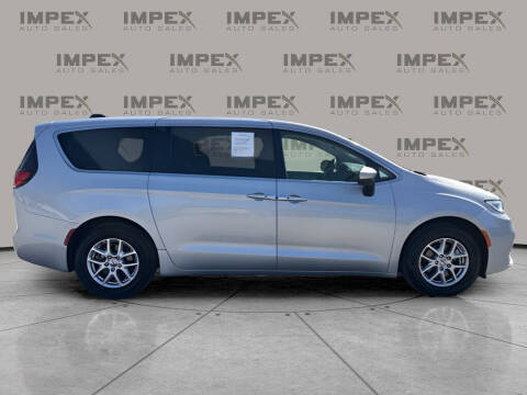 2023 Chrysler Pacifica Touring L