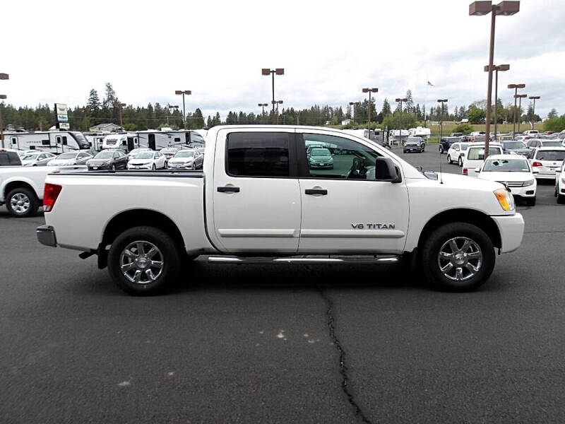 2011 Nissan Titan SV
