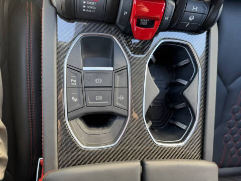 2023 Lamborghini Urus Performante