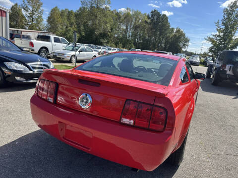 2008 Ford Mustang V6 Deluxe