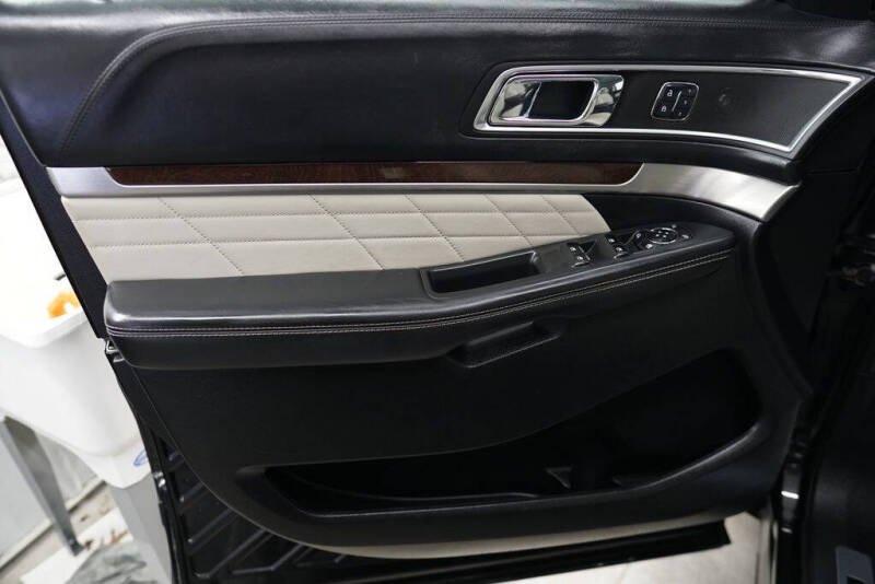 2017 Ford Explorer Platinum