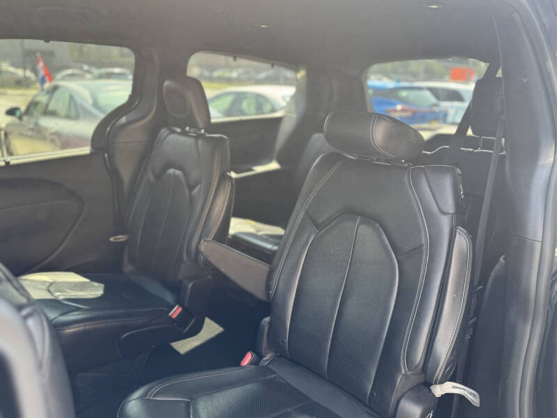 2021 Chrysler Pacifica Touring L