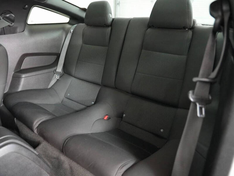 2012 Ford Mustang V6