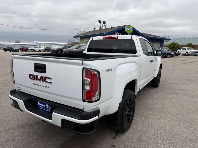 2022 GMC Canyon Elevation Standard