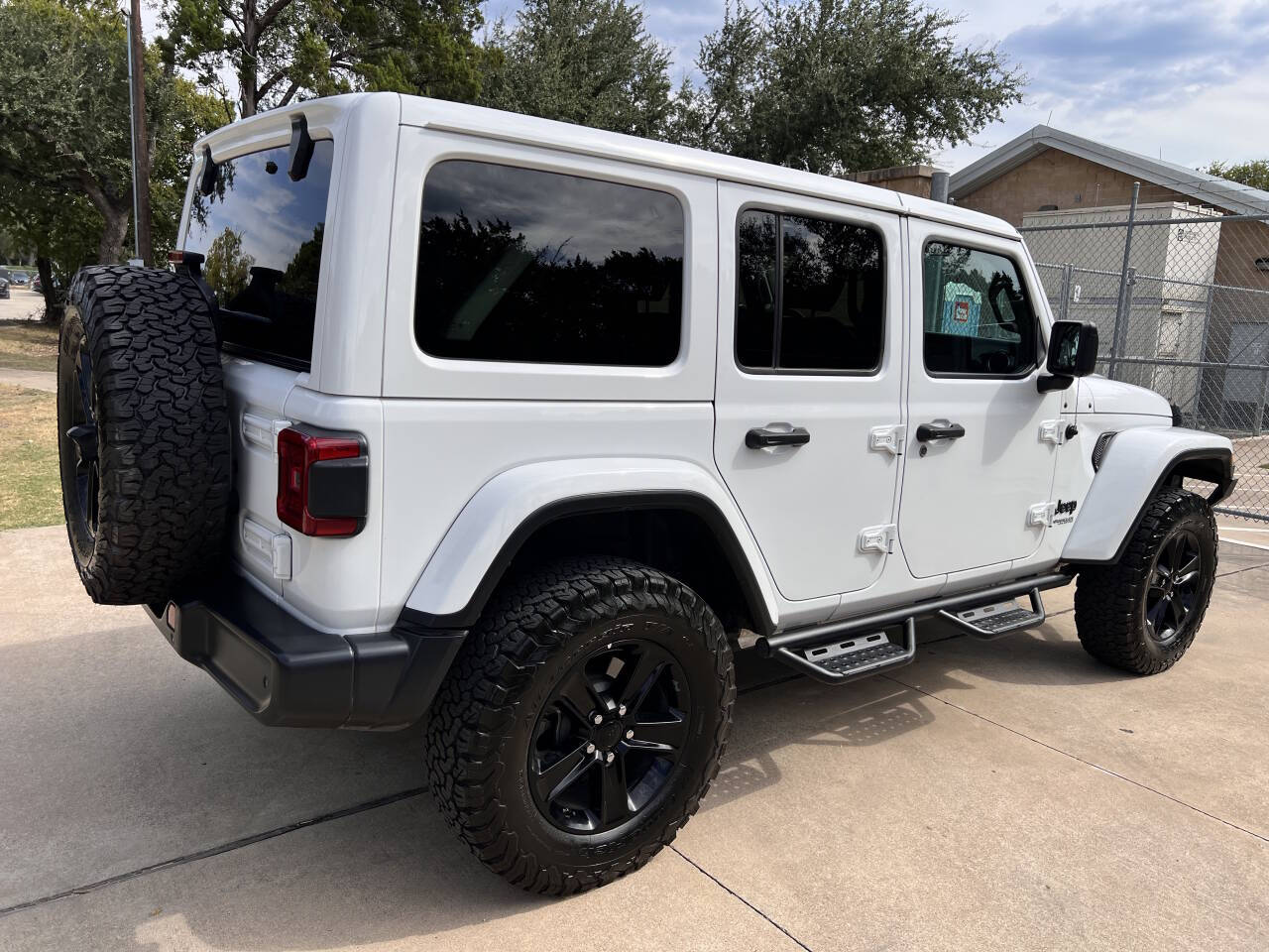 Used Car 2019 Jeep Wrangler Unlimited  Sahara Altitude 4x4 4dr Suv For Sale Under $30,000 In Austin, Texas