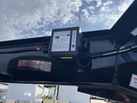 2025 Top Hat 24x102 Wide Drive Over GN