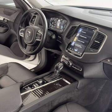 2019 Volvo XC90 T6 Momentum