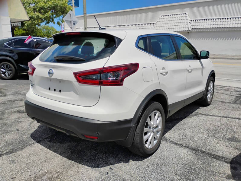 2022 Nissan Rogue Sport S