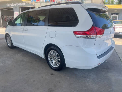 2011 Toyota Sienna