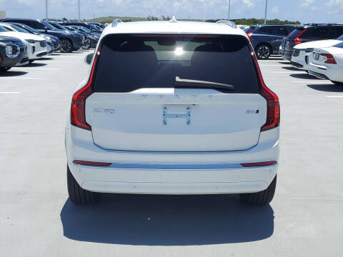 2025 Volvo XC90 B6 Plus Bright Theme 7P