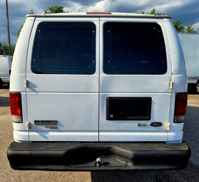 2011 Ford E-Series E-250