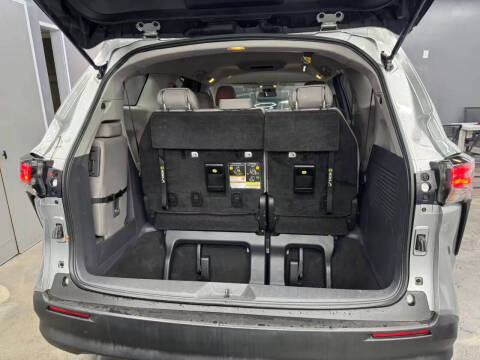 2021 Toyota Sienna LE 8-Passenger