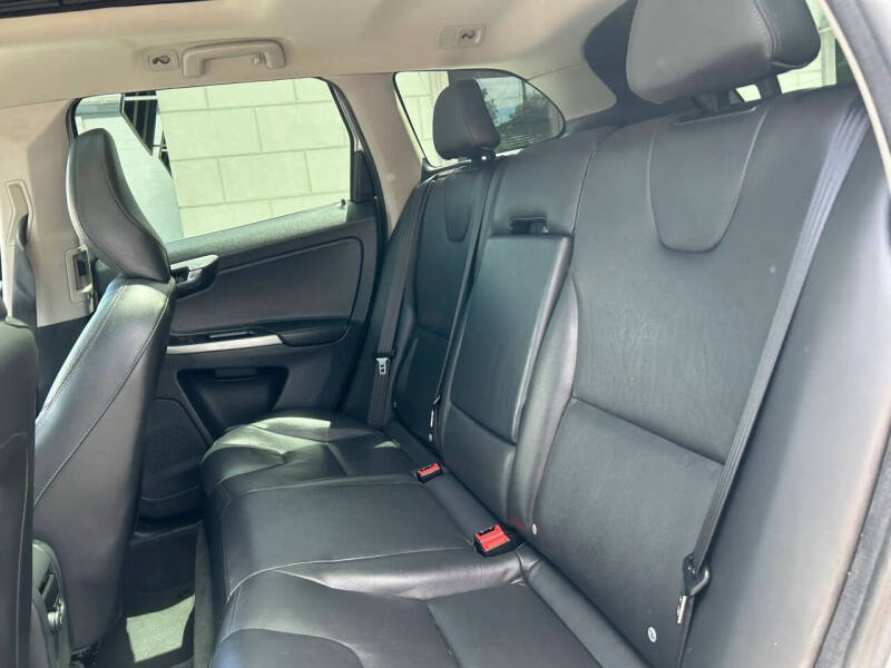 2016 Volvo XC60 T5 Premier