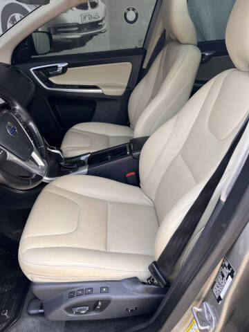 2016 Volvo XC60 T6 Platinum