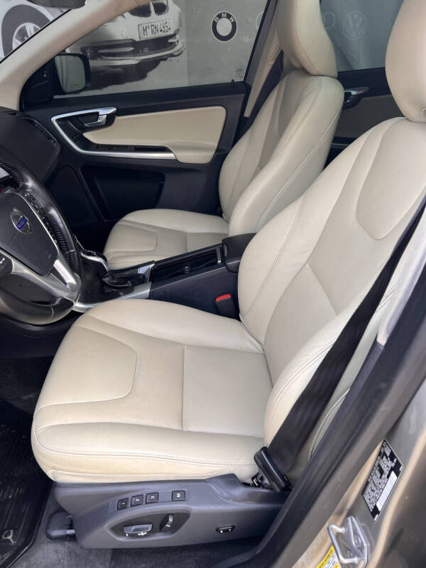 2016 Volvo XC60 T6 Platinum