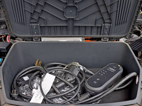 2019 Audi e-tron quattro Prestige