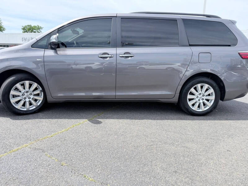 2017 Toyota Sienna