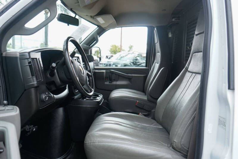 2023 Chevrolet Express 2500