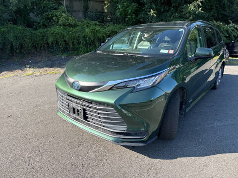 2021 Toyota Sienna for sale at Deals on Wheels in Suffern NY