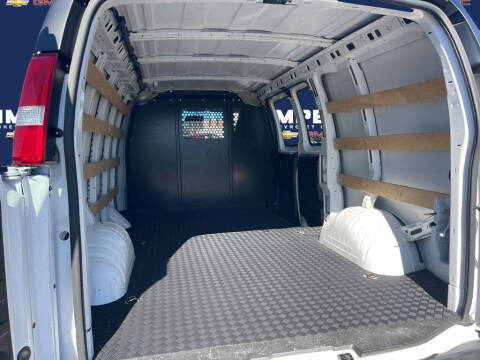 2023 GMC Savana 2500