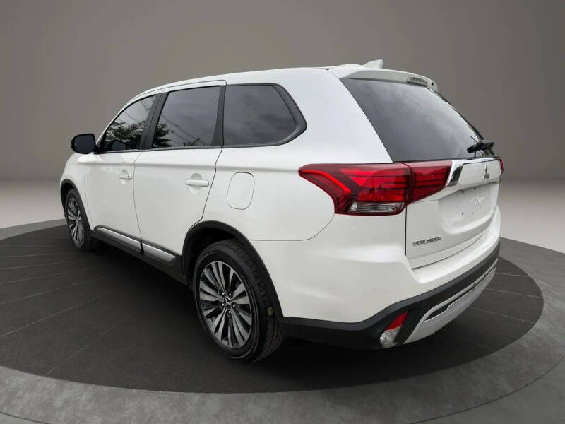 2020 Mitsubishi Outlander ES