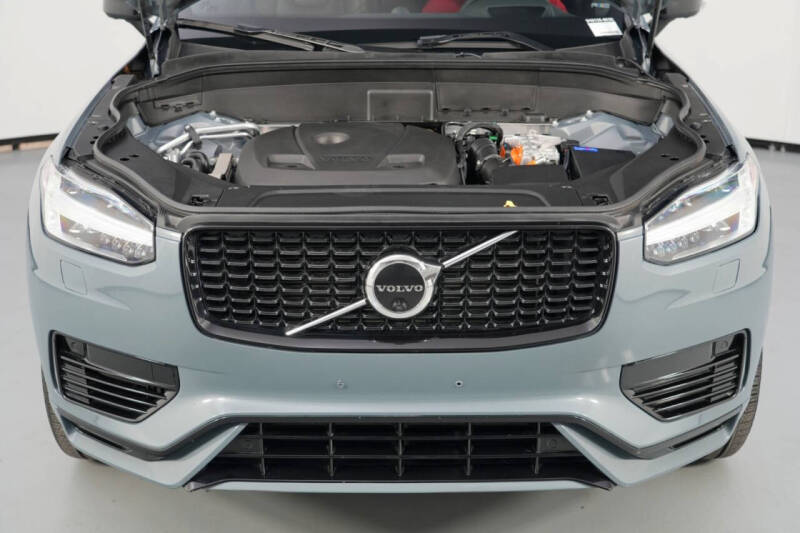 2023 Volvo XC90 Recharge T8 Ultimate Dark Theme