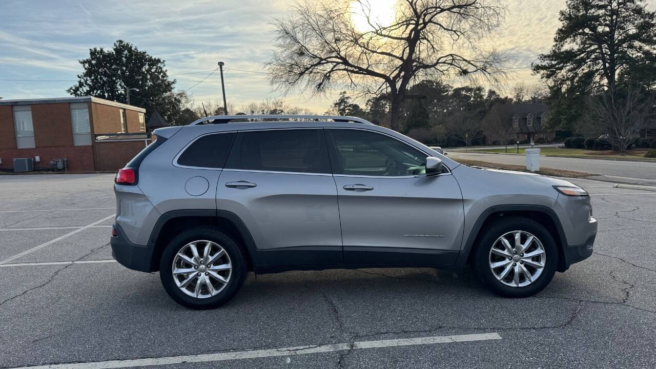 2016 Jeep Cherokee for sale at Caropedia in Dunn, NC