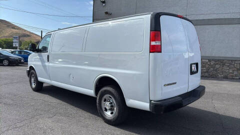 2023 Chevrolet Express 2500