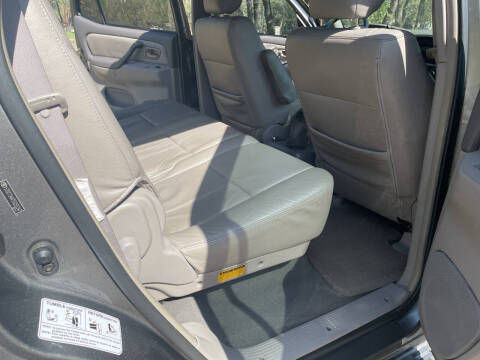 2005 Toyota Sequoia SR5