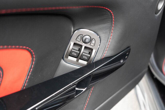 2015 Aston Martin V12 Vantage S 29