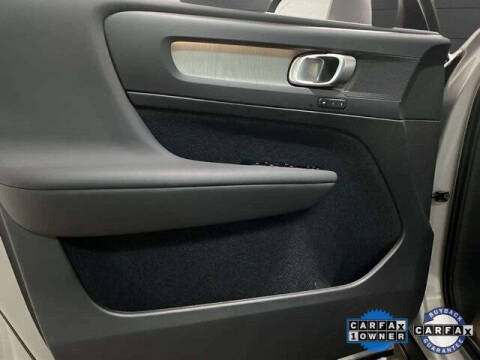 2025 Volvo XC40 B5 Plus Bright Theme