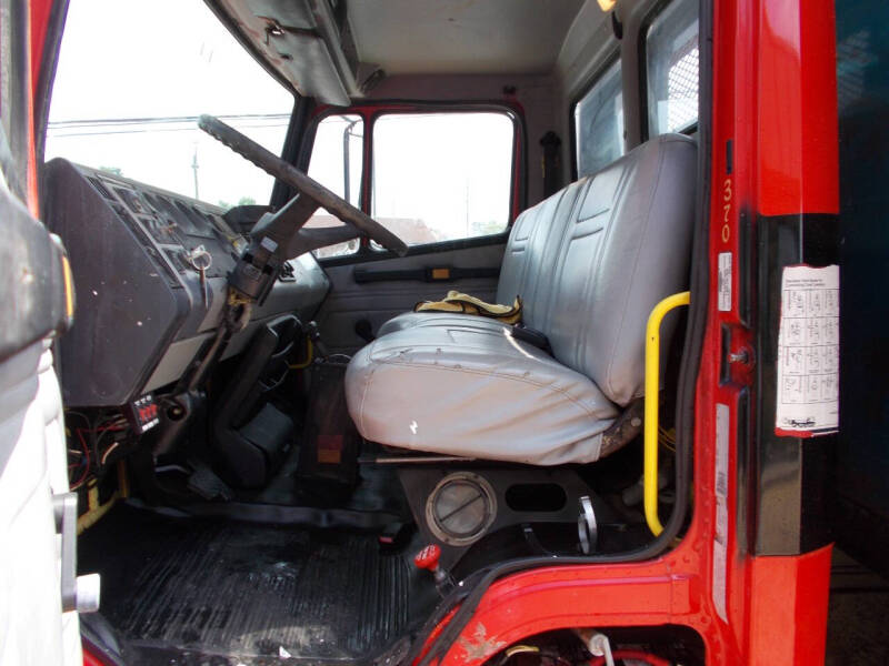 1999 Freightliner FL60