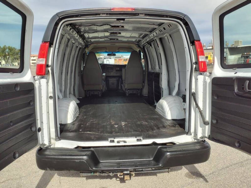 2024 Chevrolet Express 2500