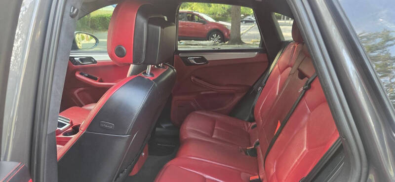 2015 Porsche Macan Turbo