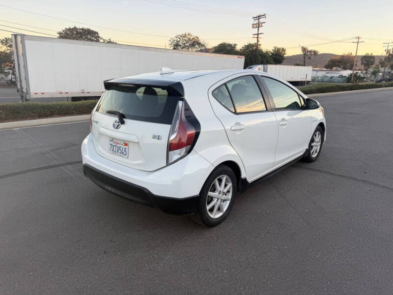 2017 Toyota Prius c One